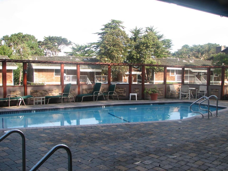 Lighthouse Lodge & Cottages Hotel in Pacific Grove