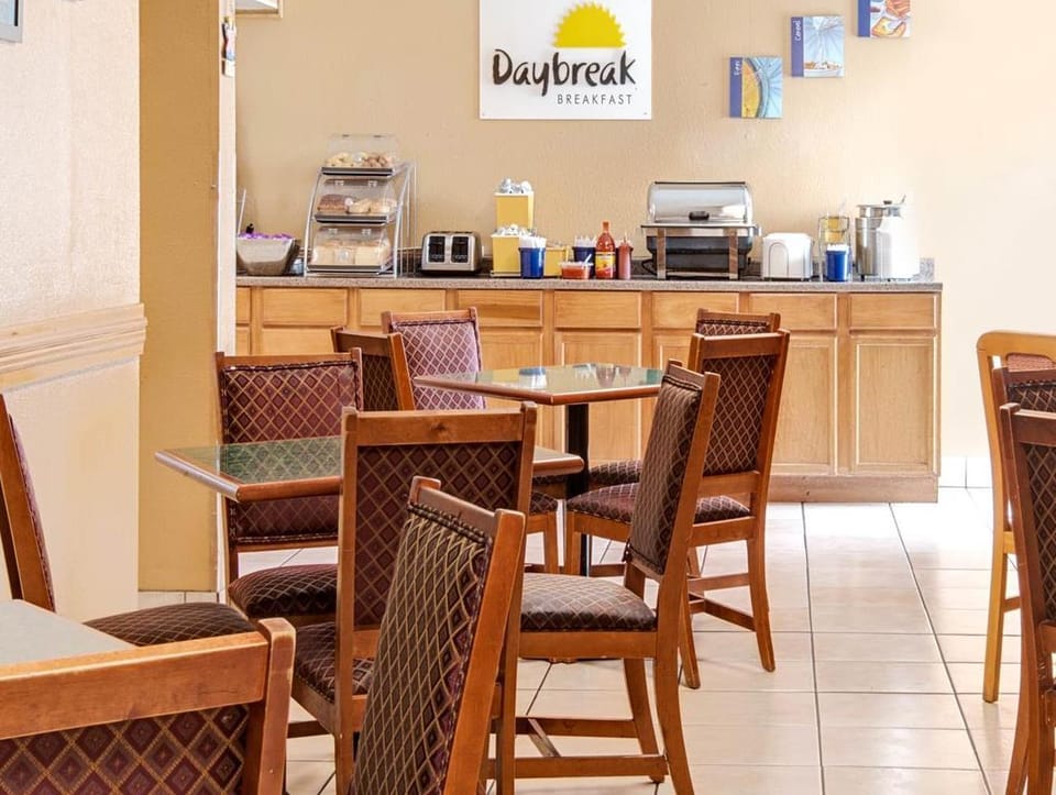 Days Inn by Wyndham El Paso Airport East Hotel in Ciudad Juarez