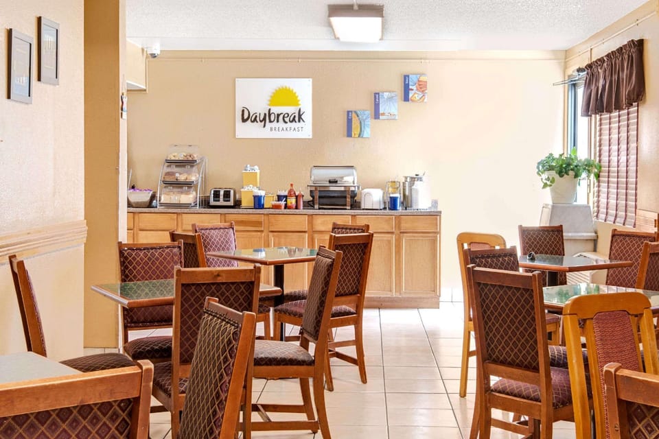 Days Inn by Wyndham El Paso Airport East Hotel in Ciudad Juarez
