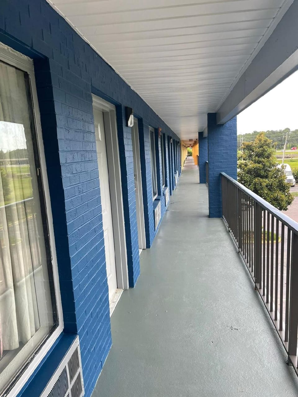 Days Inn & Suites by Wyndham Mobile Hotel in Tillmans Corner