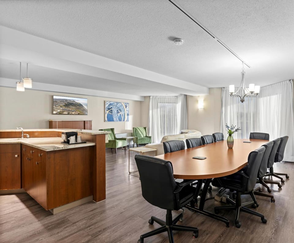 Travelodge by Wyndham Saskatoon Hotel in Saskatoon