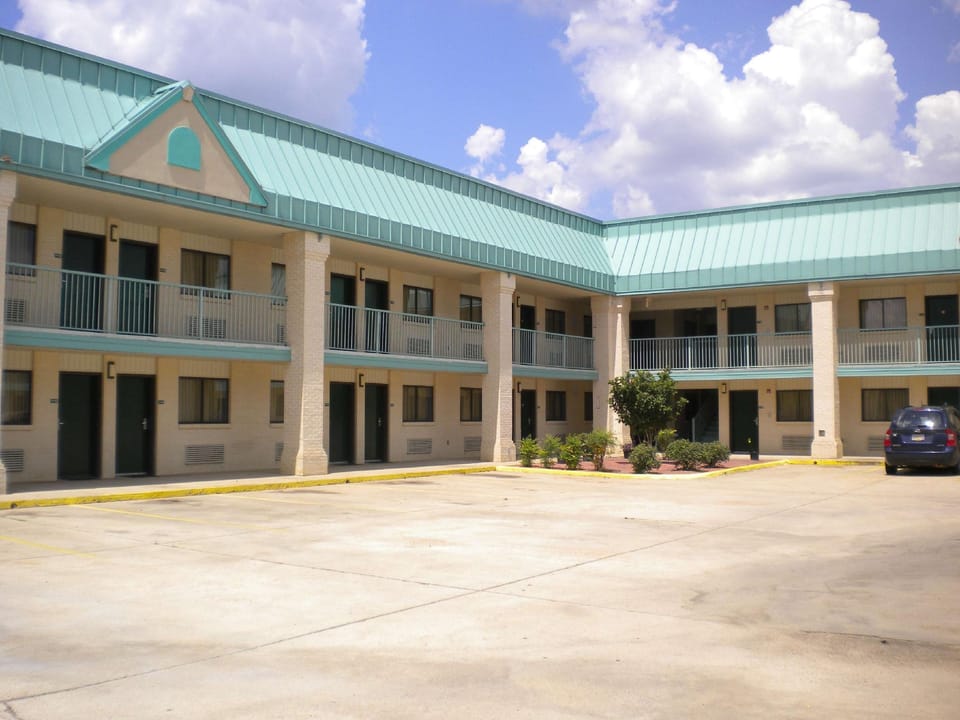 Western Inn Express Motel in Mississippi