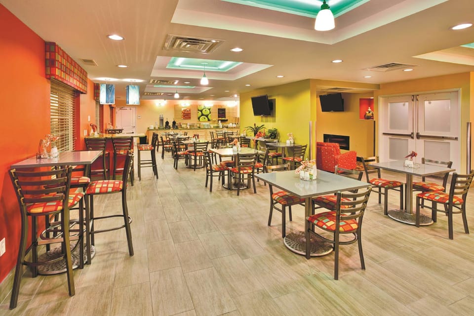 La Quinta Inn & Suites by Wyndham Rochester Mayo Clinic S Hotel in Rochester