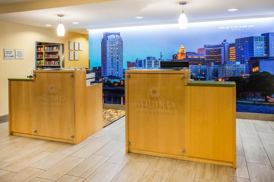 La Quinta Inn & Suites by Wyndham Rochester Mayo Clinic S Hotel in Rochester