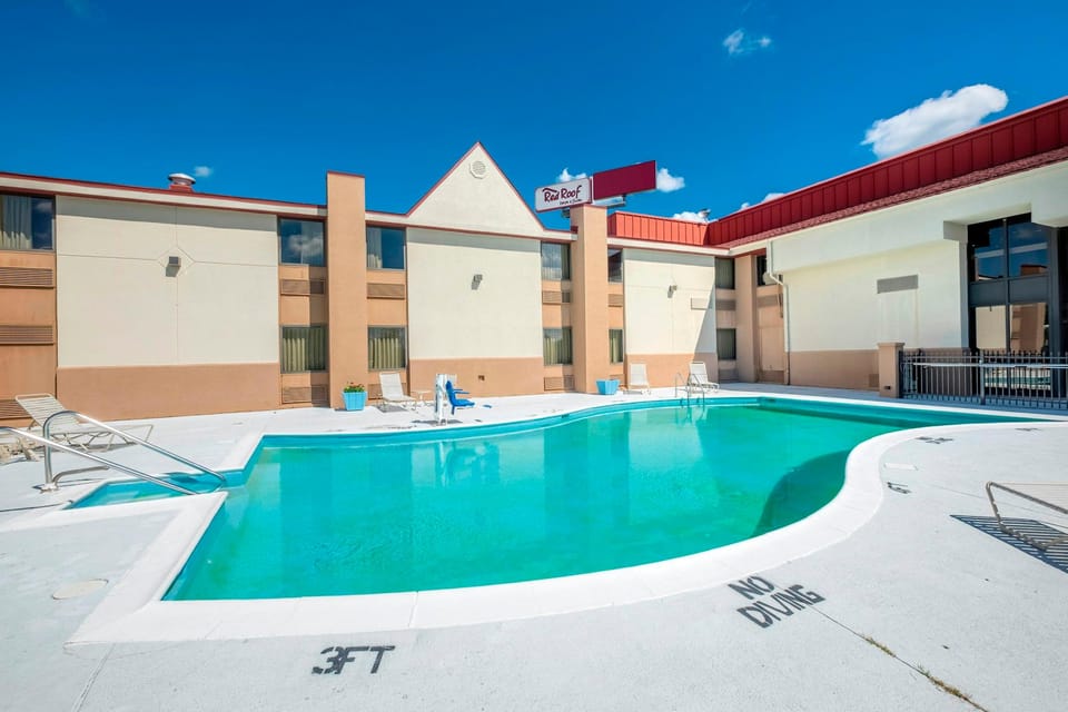 Red Roof Inn & Suites Cincinnati North - Mason Hotel in Ohio