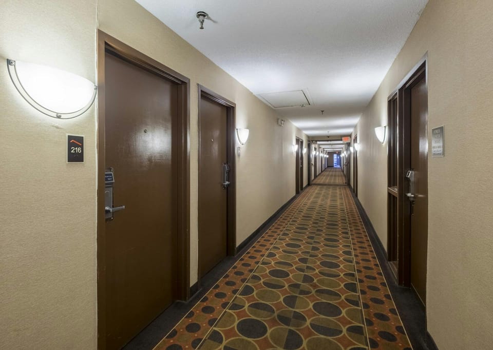 Red Roof Inn & Suites Cincinnati North - Mason Hotel in Ohio