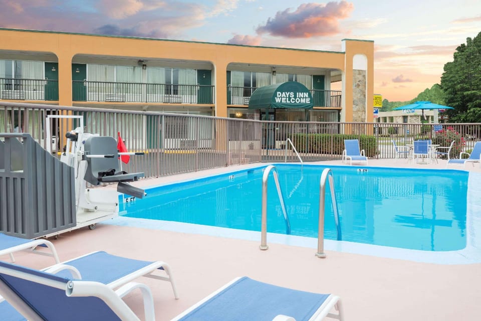 Days Inn by Wyndham Clayton Hotel in Clayton
