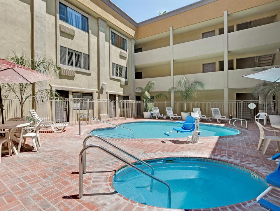 Days Inn by Wyndham West Covina Hotel in Covina