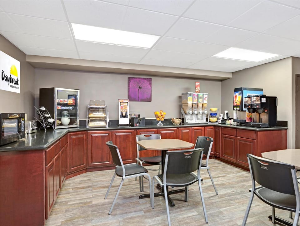 Days Inn by Wyndham West Covina Hotel in Covina
