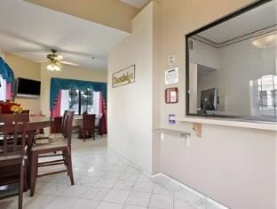 Travelodge by Wyndham Lynwood Hotel in South Gate