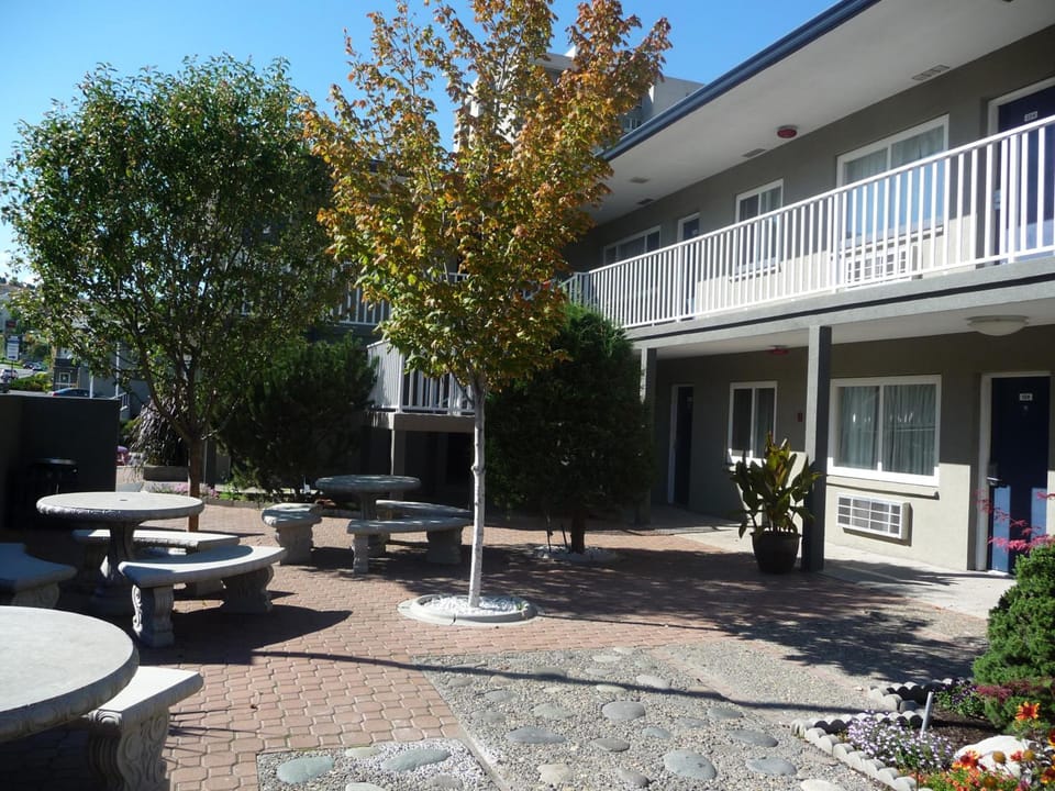 Travelodge by Wyndham Kamloops Hotel in Kamloops