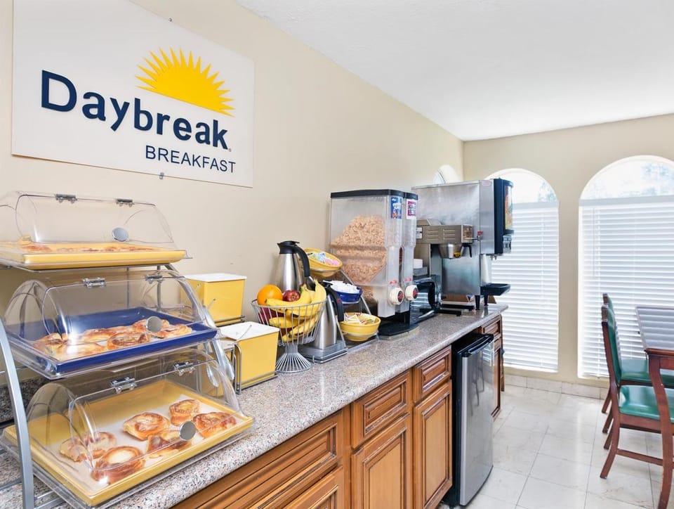 Days Inn by Wyndham San Jose Convention Center Hotel in San Jose