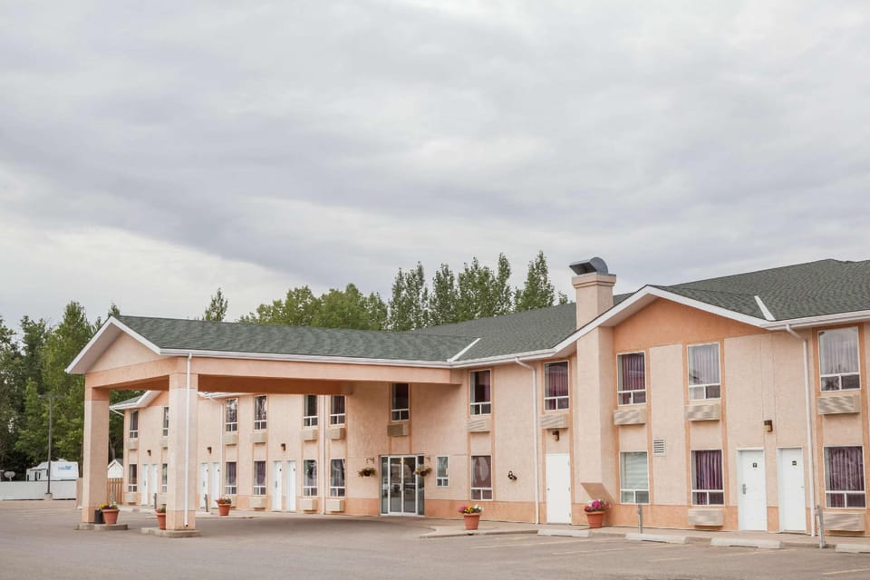 Days Inn by Wyndham Taber Hotel in Alberta
