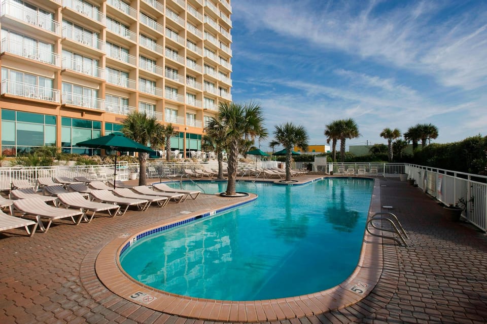Courtyard by Marriott Carolina Beach Oceanfront Hotel in Carolina Beach
