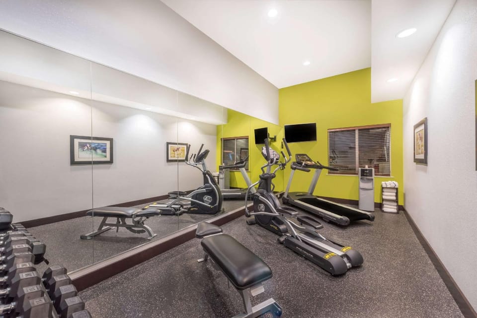 Hawthorn Extended Stay by Wyndham Midland Hotel in Midland