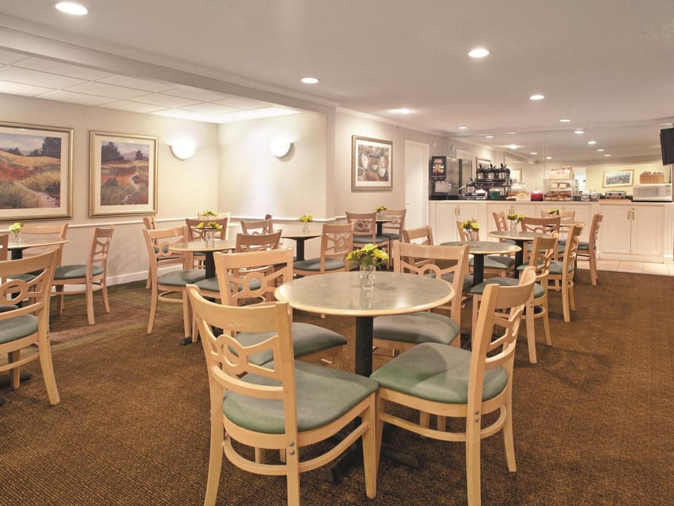 La Quinta Inn & Suites by Wyndham Cincinnati NE - Mason Hotel in Ohio