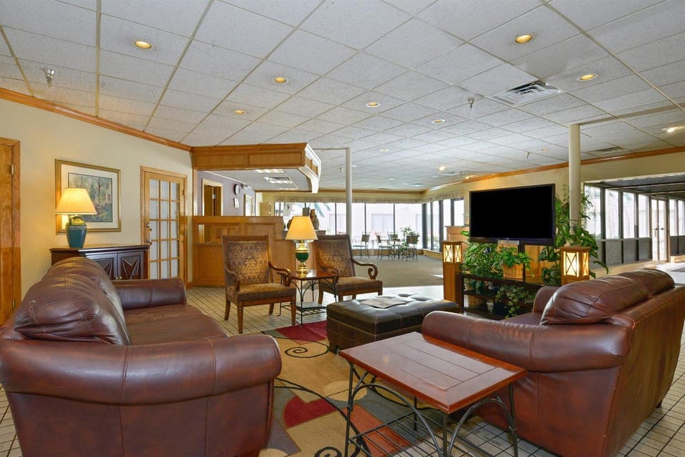 Lamplighter Inn-South Hotel in Springfield