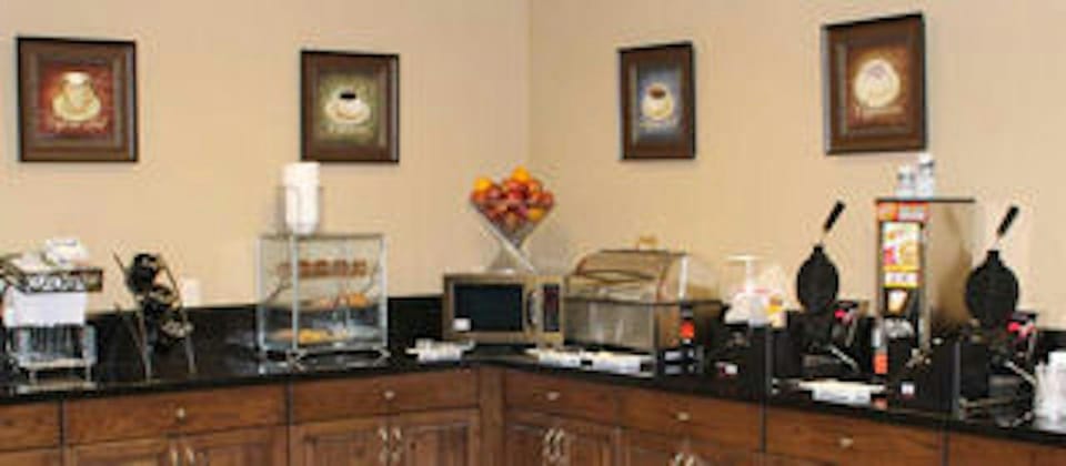 The Watford Hotel in Watford City