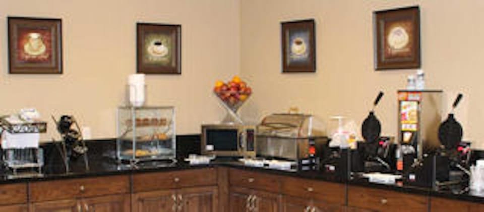 The Watford Hotel in Watford City