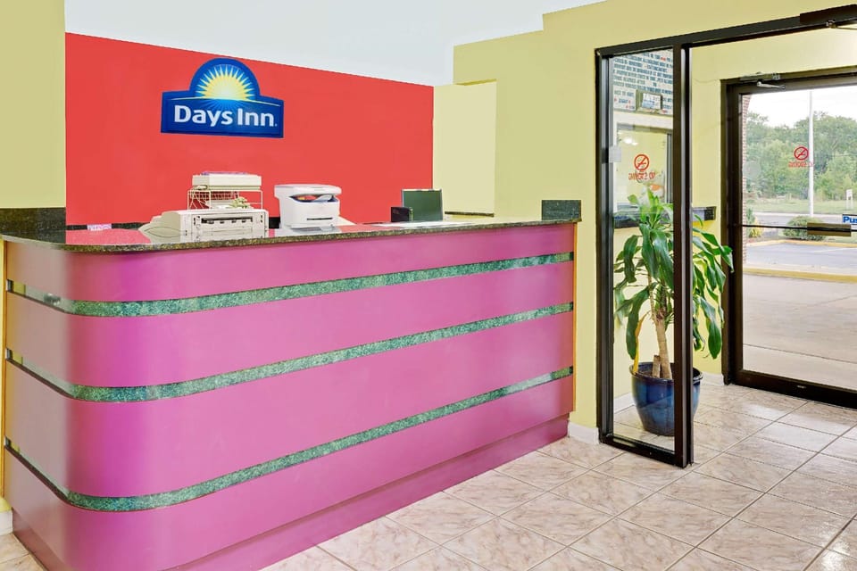 Days Inn by Wyndham Demopolis Hotel in Alabama