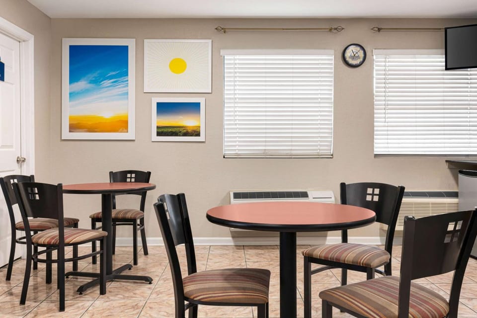 Days Inn by Wyndham Demopolis Hotel in Alabama