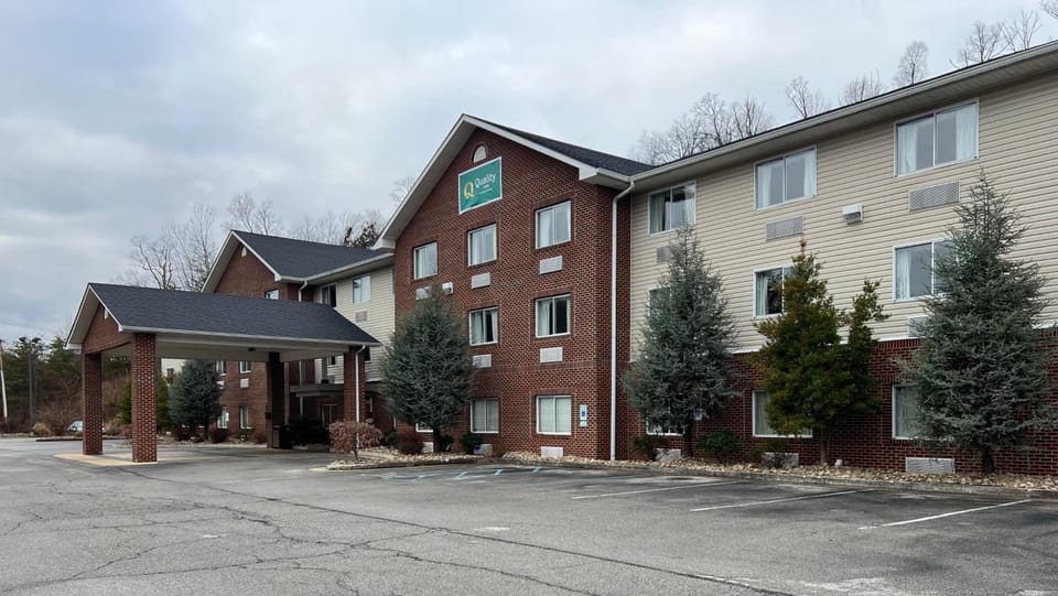Quality Inn Huntington University Area Hotel in Huntington
