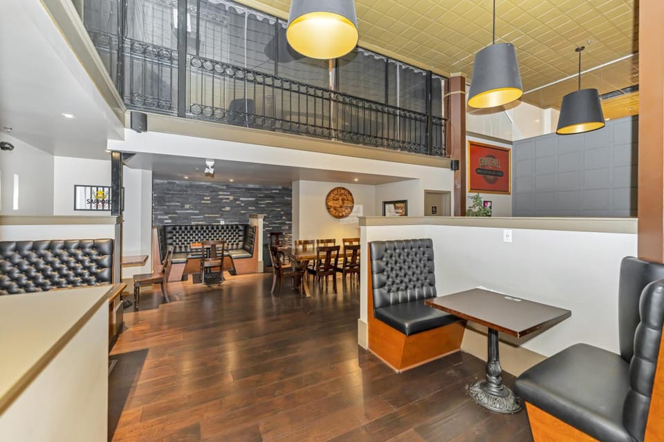The Bedford Regency Hotel Hotel in Victoria