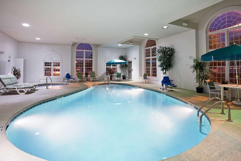 La Quinta Inn & Suites by Wyndham Cleveland Macedonia Hotel in Ohio