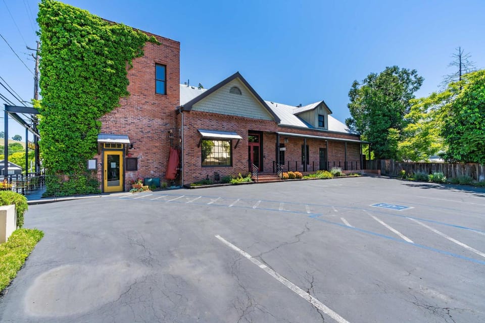 Hanford House Inn Hotel in Sutter Creek