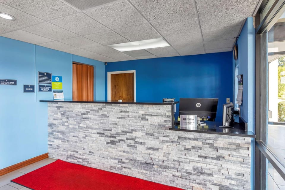 SureStay by Best Western Lenoir City Hotel in Watts Bar Lake