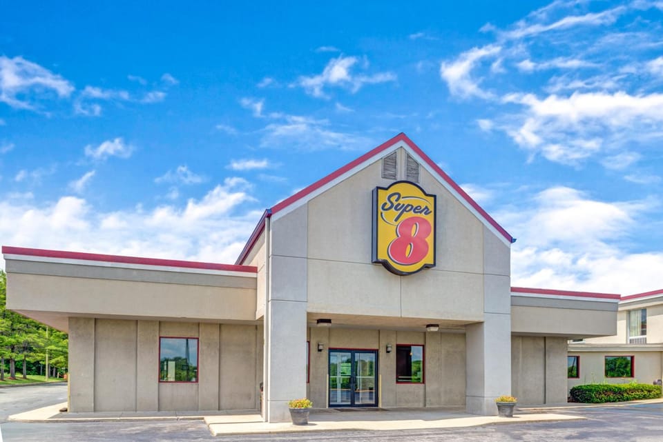 Super 8 By Wyndham Indianapolis South Hotel in Perry Township