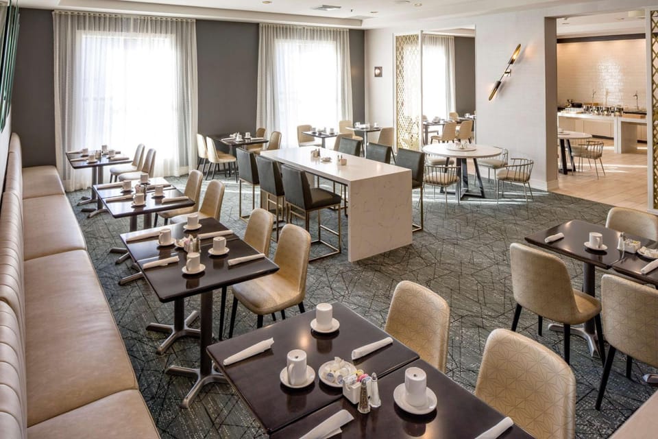 DoubleTree by Hilton Boston Logan Airport Chelsea Hotel in Chelsea