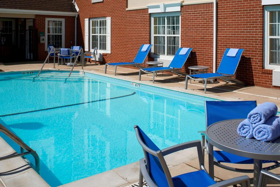 Sonesta Simply Suites Detroit Novi Hotel in Novi
