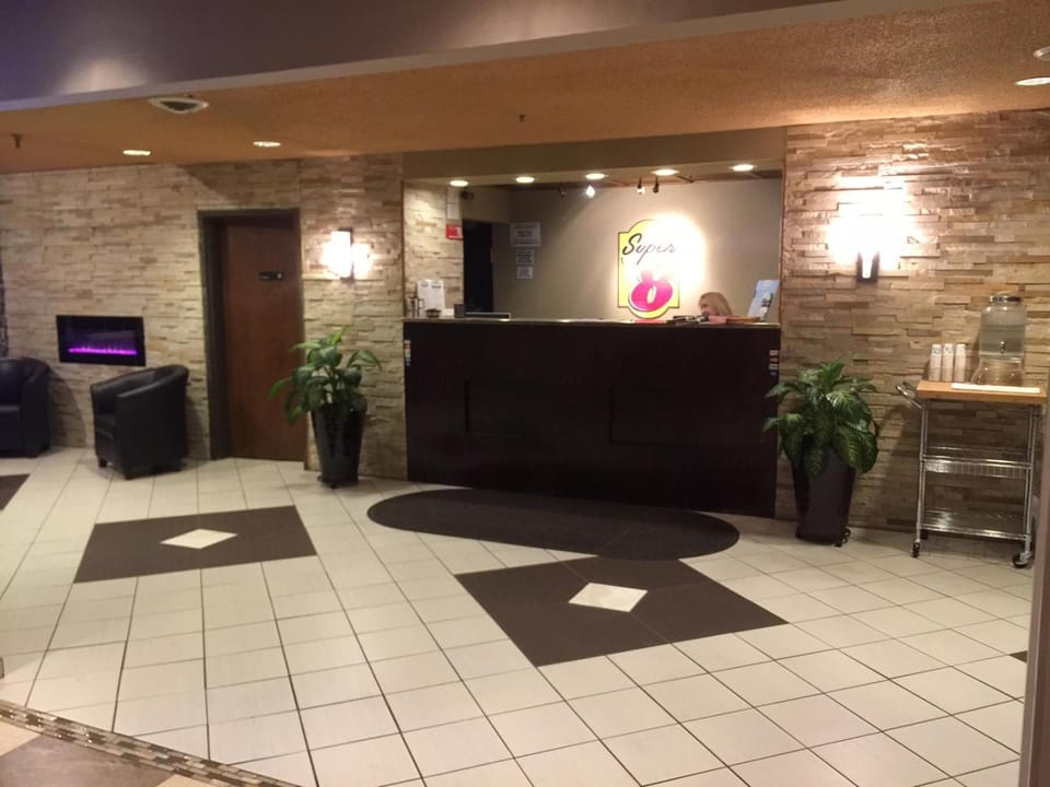 Super 8 By Wyndham Schenectady - Albany Area Hotel in Rotterdam