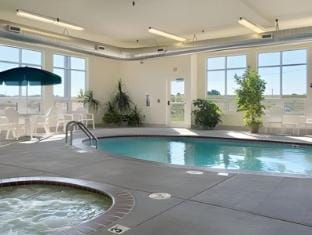 Super 8 By Wyndham Iola Ks Hotel in Kansas