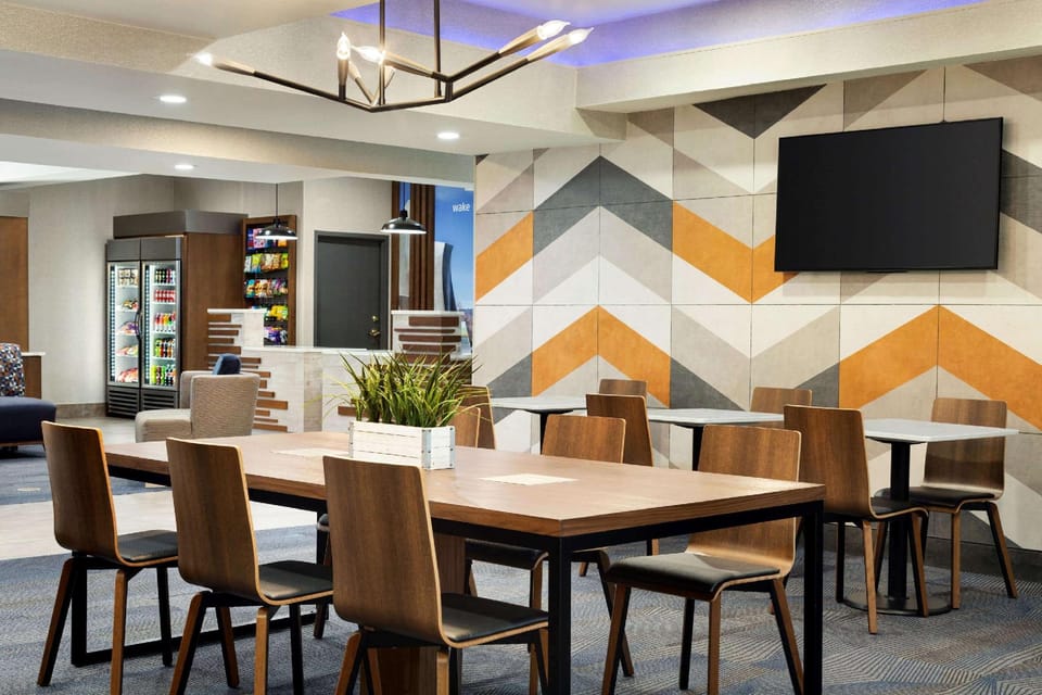 La Quinta Inn & Suites by Wyndham Salem OR Hotel in Salem