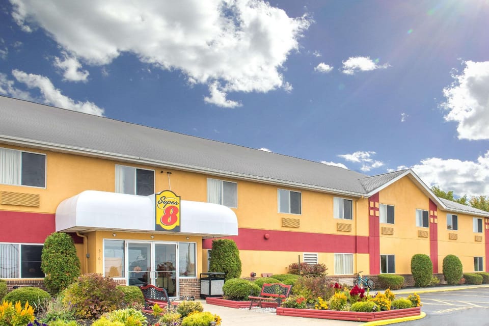 Super 8 By Wyndham Medina Hotel in Ohio
