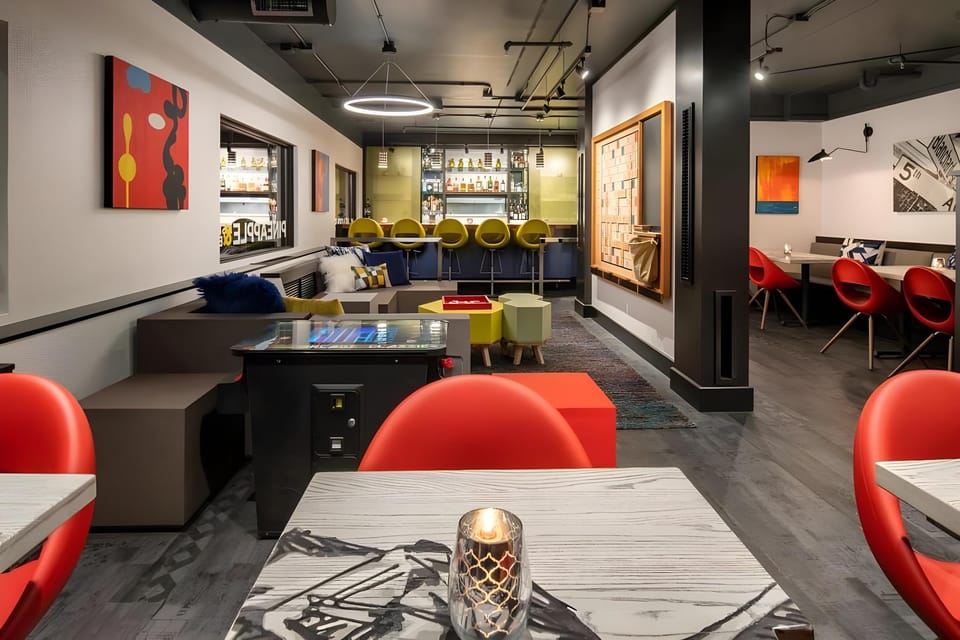 Staypineapple, Hotel FIVE, Downtown Seattle Hotel in Belltown