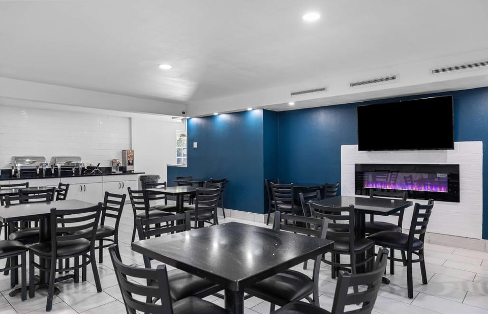 La Quinta Inn by Wyndham Stockton Hotel in Stockton