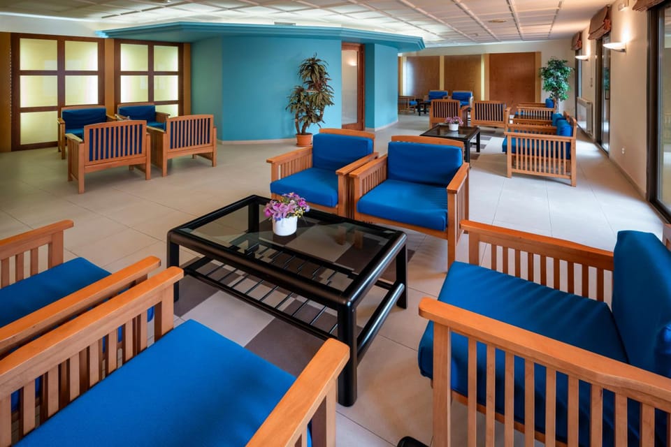 Shared lounge/TV area