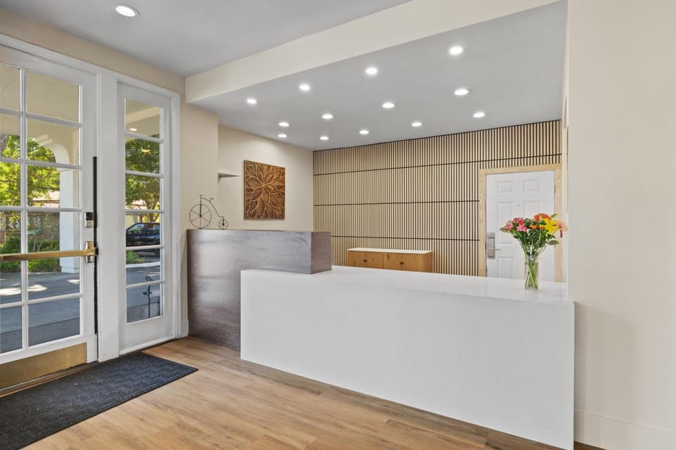 University Park Inn & Suites, an Ascend Collection Hotel Hotel in Davis