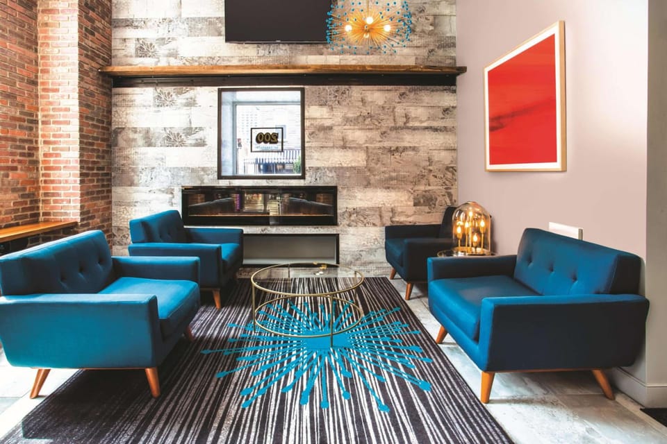 La Quinta Inn & Suites by Wyndham Inner Harbor Downtown Hotel in Baltimore