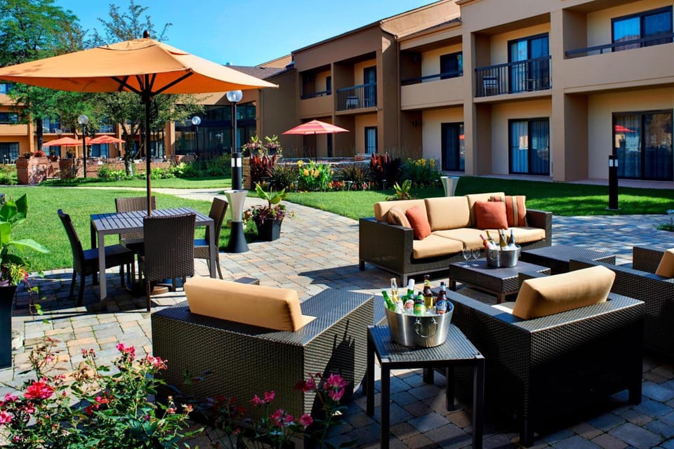 Courtyard by Marriott Chicago Naperville Hotel in Naperville