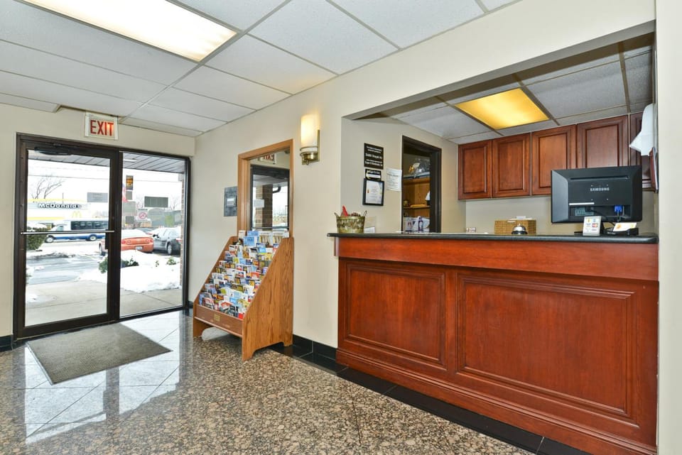 Super 8 By Wyndham Bridgeview/Chicago Area Hotel in Chicago