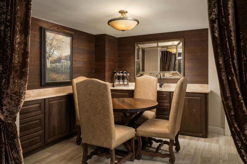 Grand Bohemian Lodge Asheville, Autograph Collection Hotel in Biltmore Village