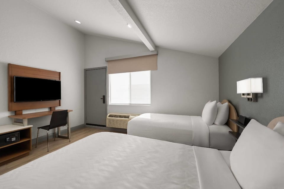 Suite room