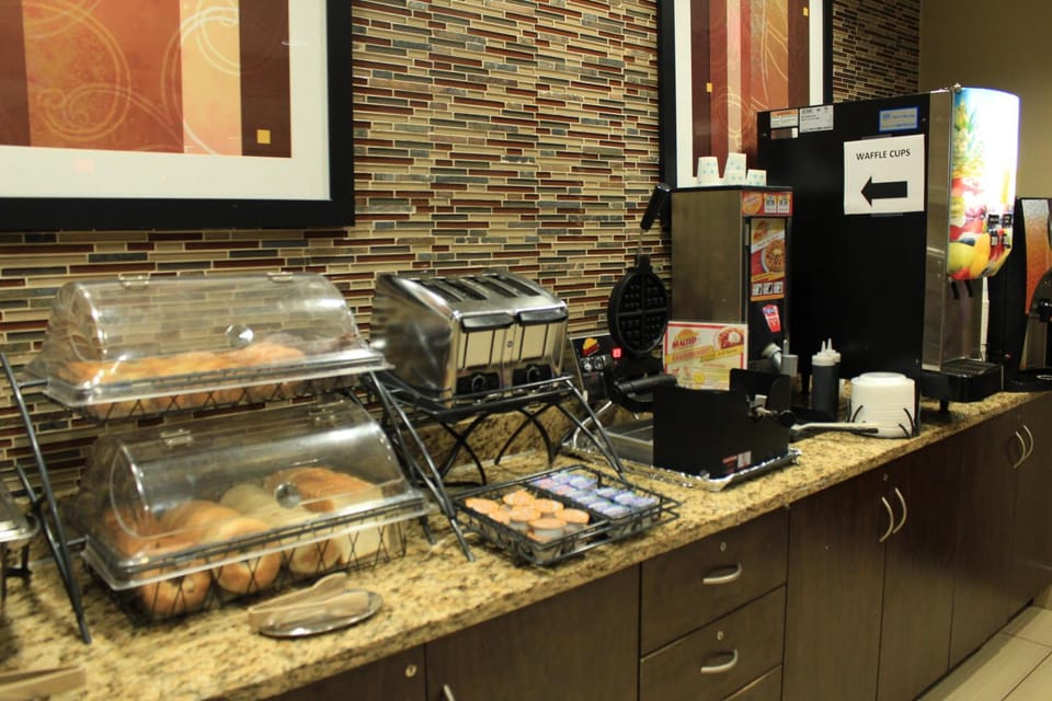 Microtel Inn & Suites by Wyndham North Canton Hotel in Ohio