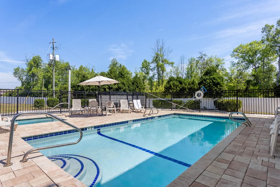 Clarion Pointe Jesup Hotel in Georgia