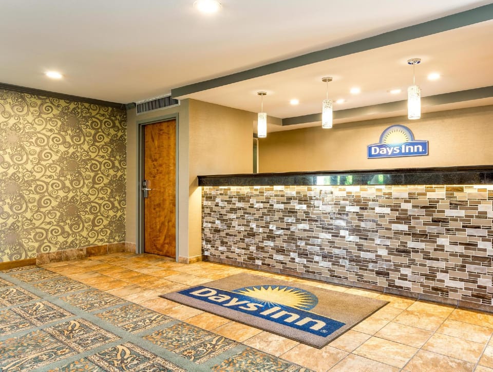 Days Inn by Wyndham Florence Cincinnati Area Hotel in Florence