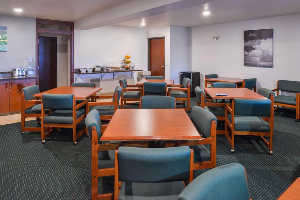 Travelodge Suites by Wyndham Newberg Hotel in Newberg